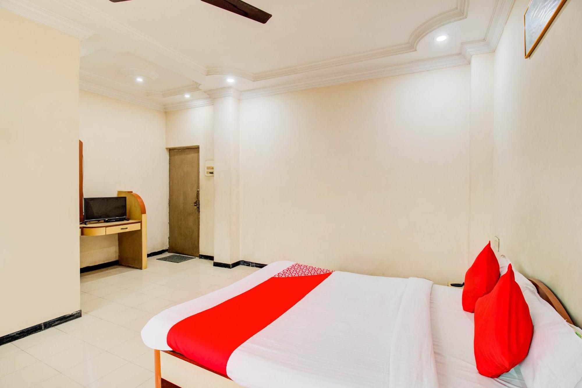 נאסיק Hotel O Sri Jai Palace מראה חיצוני תמונה