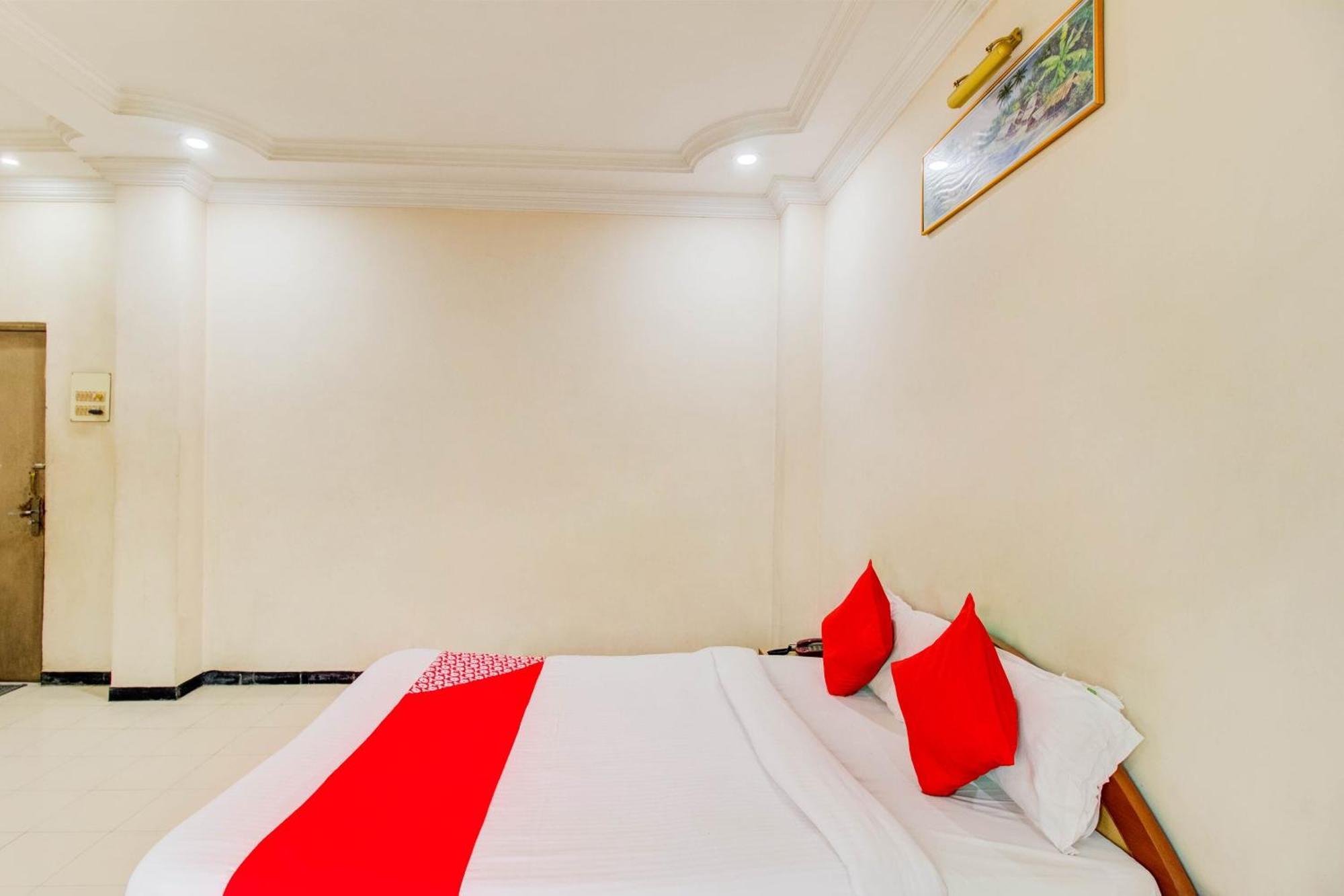 נאסיק Hotel O Sri Jai Palace מראה חיצוני תמונה