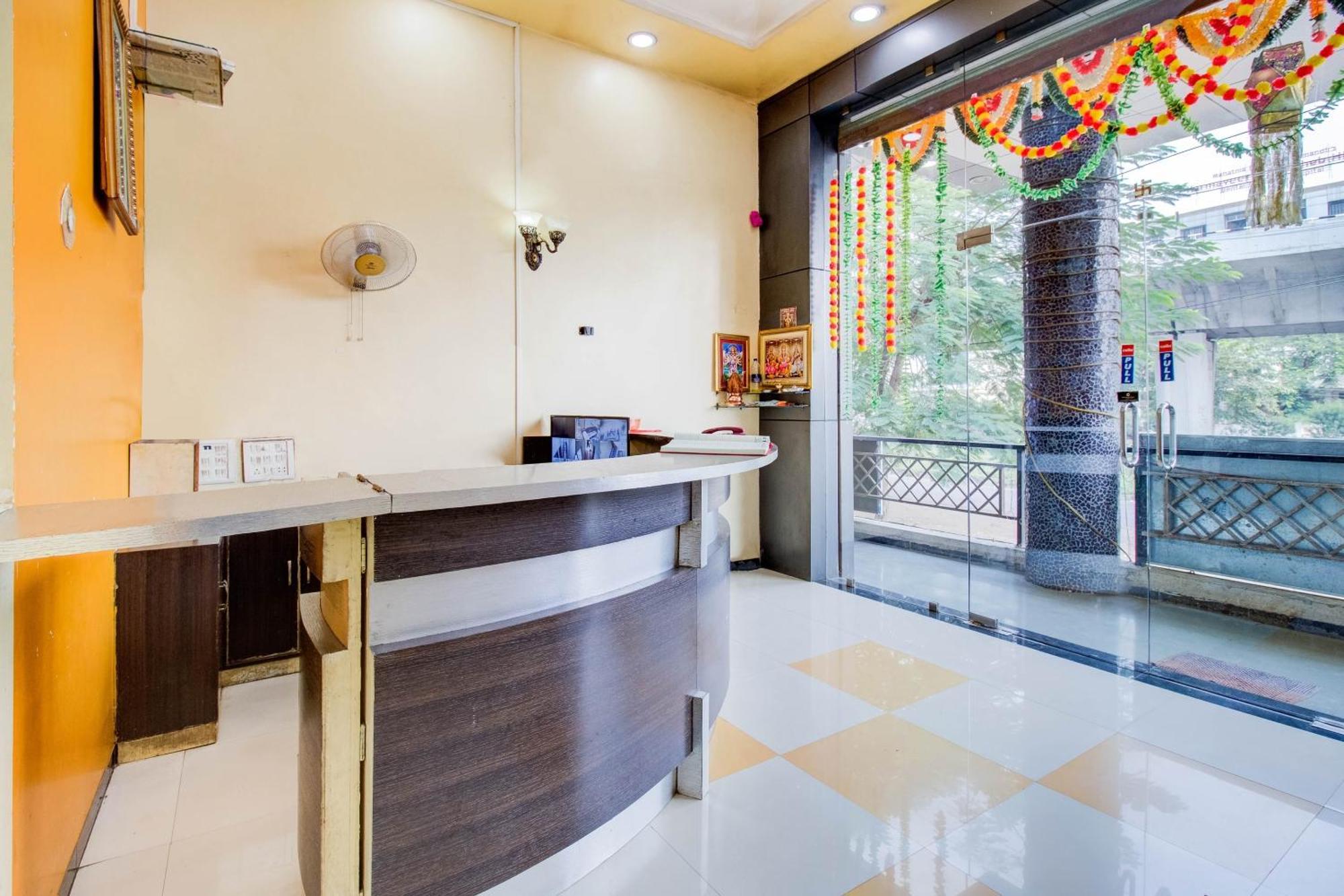 נאסיק Hotel O Sri Jai Palace מראה חיצוני תמונה