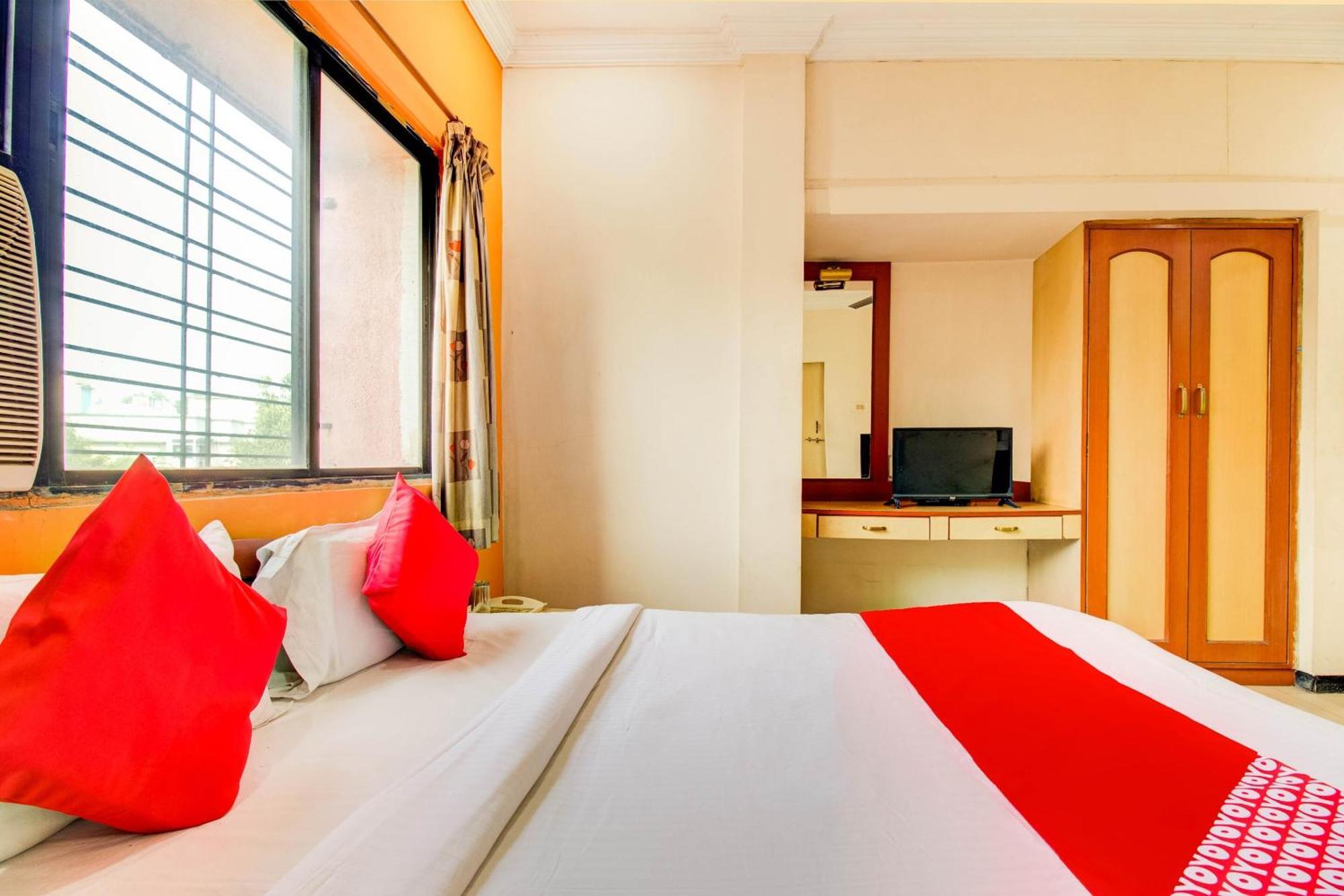 נאסיק Hotel O Sri Jai Palace מראה חיצוני תמונה